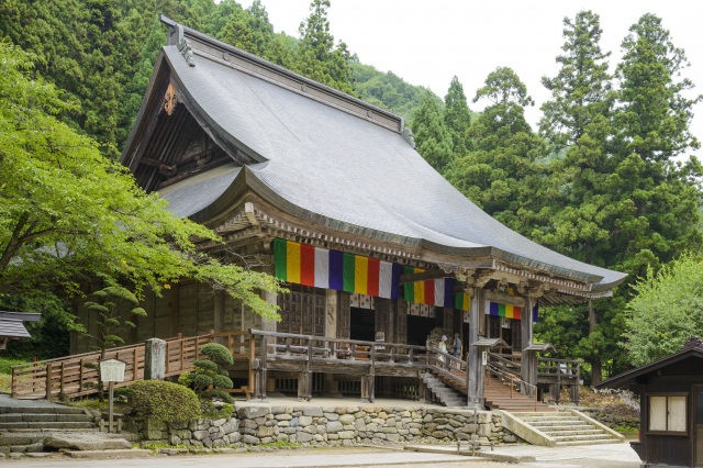 山寺 根本中堂